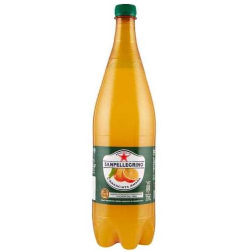 Plastikowa butelka gazowanego napoju San Pellegrino Aranciata Amara