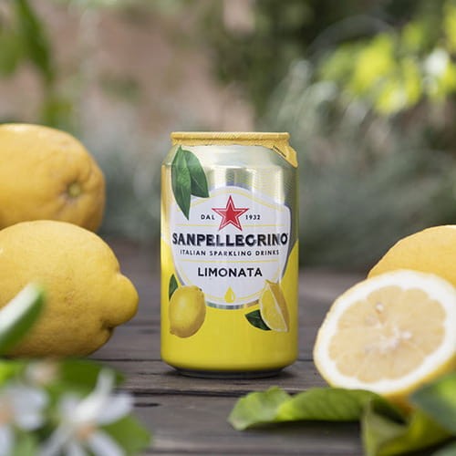 San Pellegrino La Limonata to potężna dawka cytrusowego orzeźwienia.