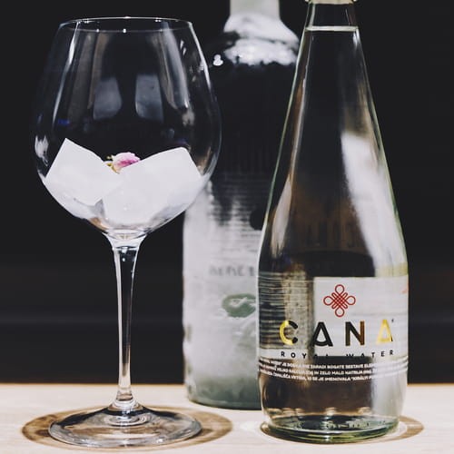Słoweńska woda Cana Royal jest delikatnie musująca.