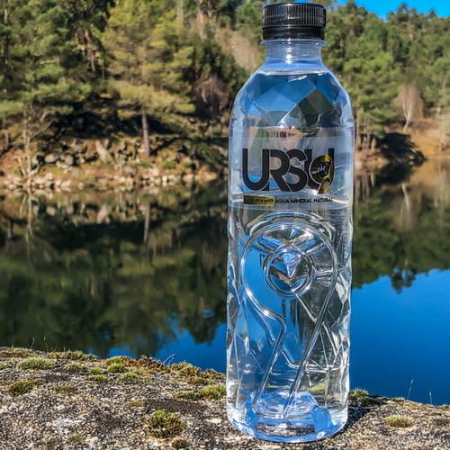URSU9 to wyjątkowa hiszpańska woda o łagodnym, lekko słodkim i orzeźwiającym smaku.
