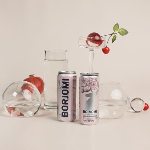 Borjomi o smaku wiśni i granatu