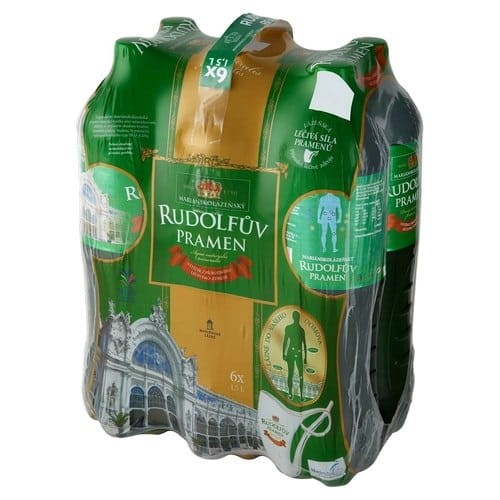Rudolfuv Pramen pakowany jest w zestawy po 6 butelek PET