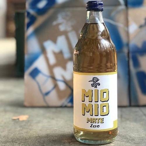 Mio Mio Mate Zero to orzeźwiający napój energetyczny na bazie liści yerba mate, bez dodatku cukru z potężną dawką kofeiny.