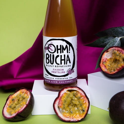 Fermentowany napój herbaciany Ohm!Bucha kombucha o smaku marakui i limonki.