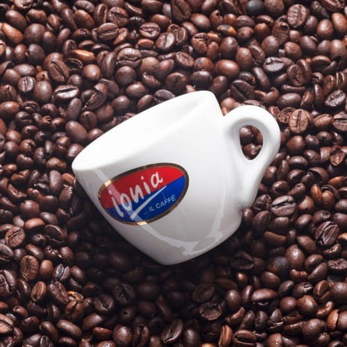 Ionia Superiore Espresso to esencja doskonałości wśród kaw ziarnistych, która zaskakuje swoją niepowtarzalną kompozycją.