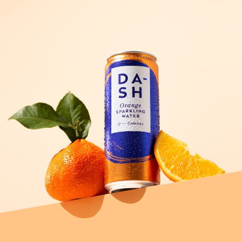 Ratowanie owoców o nieregularnych kształtach jest częścią misji walki z marnowaniem żywności, a woda gazowana o smaku pomarańczy nie jest wyjątkiem.