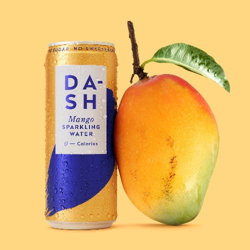 Bez kalorii, bez słodzików i bez cukru, woda gazowana Dash Water mango jest naturalnie nasycona prawdziwymi, nieforemnymi owocami.