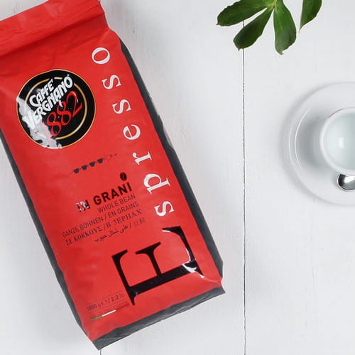 Kawa Vergnano Espresso to starannie skomponowana mieszanka arabiki z 15% dodatkiem robusty.