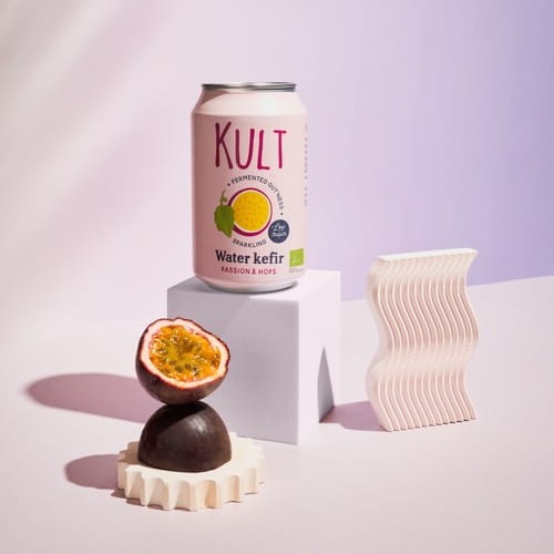 Dzięki zaangażowaniu w rolnictwo ekologiczne kefir wodny KULT składa się z najczystszych i najzdrowszych składników, gwarantując wyjątkowy smak, jednocześnie wspierając bioróżnorodność.