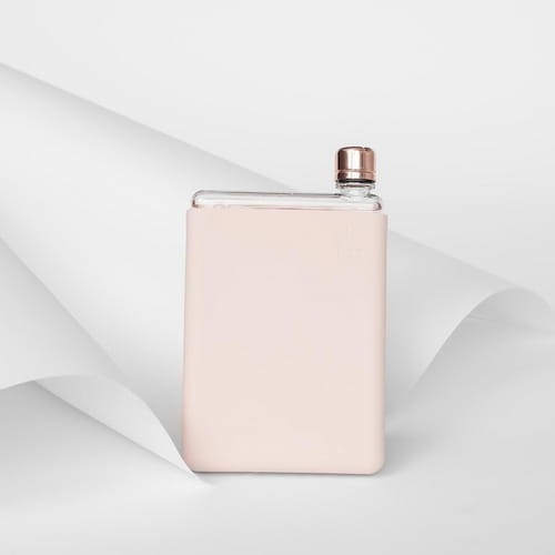 Memobottle to stylowe i ekologiczne rozwiązanie zaprojektowane tak, aby idealnie wpasować się w Twoje codzienne życie.