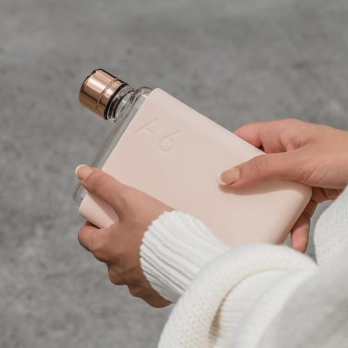 Memobottle to stylowe i ekologiczne rozwiązanie zaprojektowane tak, aby idealnie wpasować się w Twoje codzienne życie.