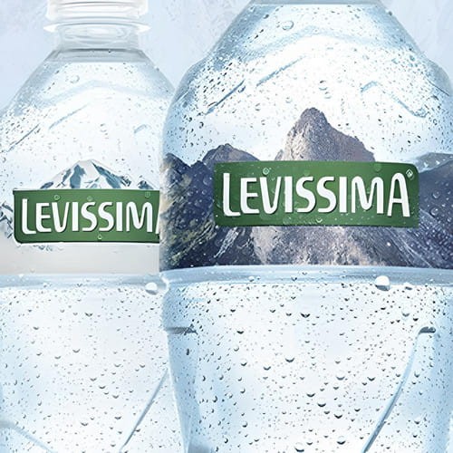 Świeża i lekka, naturalna woda mineralna z serca Alp Centralnych, Levissima, wyraża siłę czystości każdego dnia.