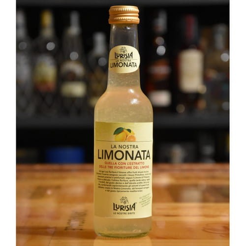 Bogactwo owocowych zapachów napoju Lurisia Lemonade uwalnia intensywną woń o przyjemnie aromatycznym charakterze.