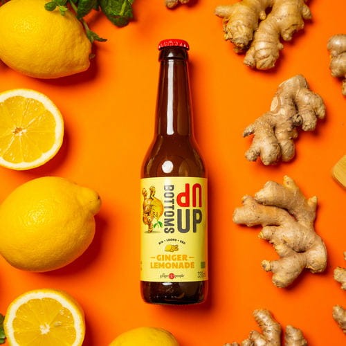 Napój powstaje wyłącznie z ekologicznych składników, takich jak gazowana woda, cukier trzcinowy oraz soki owocowe, dzięki czemu zachowuje swoją wysoką jakość i naturalny charakter.