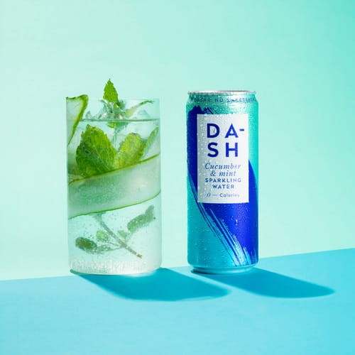 Woda ta nie zawiera cukru, słodzika ani kalorii, dzięki czemu jest najlepszą alternatywą dla słodkich i dietetycznych napojów.