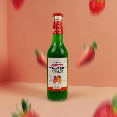 Seicha Matcha Truskawka & Morela to harmonijne połączenie dojrzałych truskawek i soczystych moreli z najwyższej jakości japońską herbatą matcha.