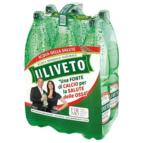 W zgrzewce znajduje się 6 plastikowych butelek wody Uliveto 1500 ml.