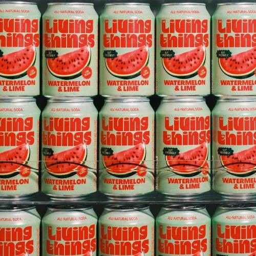 Living Things Watermelon & Lime to delikatna słodycz arbuza i cytrusowa świeżość limonki – duet smakuje jak wakacje w puszce.