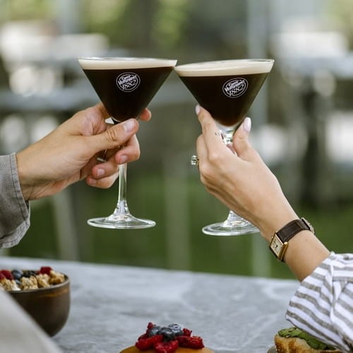 Kawa ziarnista Vergnano Aroma Mio Robusto to propozycja dla miłośników wyjątkowo mocnych, pełnych i zdecydowanych smaków.