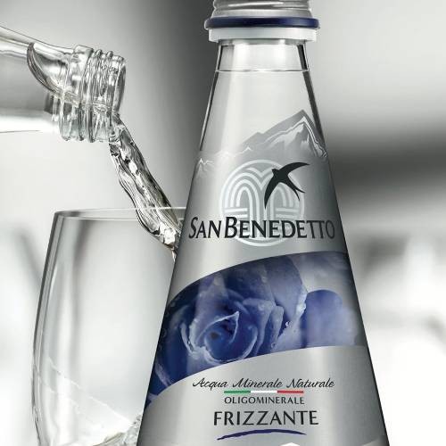 Sięgając po San Benedetto, odkrywamy smak włoskiej harmonii – prostoty, czystości i codziennego balansu.