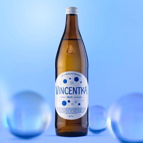 Vincentka Naturalnie Gazowana to czeska woda lecznicza o bardzo wysokiej mineralizacji 9060 mg/l i wyrazistym, słono-mineralnym smaku.