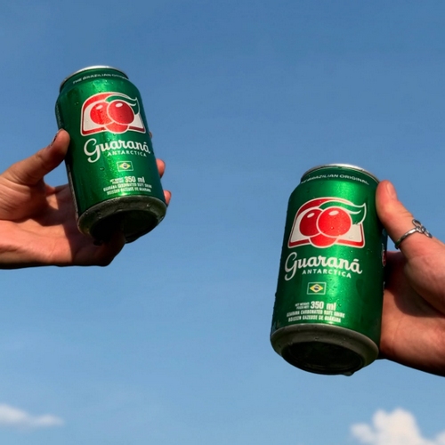 Brazylijski klasyk w poręcznej puszce 330 ml, najlepiej podawany mocno schłodzony.