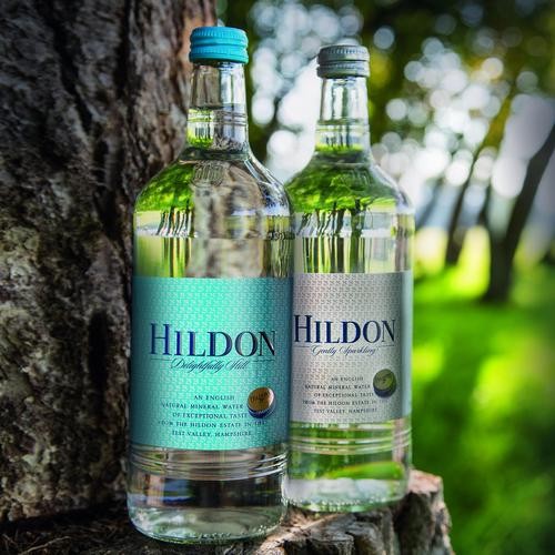 Naturalna woda mineralna Hildon pochodzi ze wzgórz kredowych w pięknym hrabstwie Hampshire w południowej Anglii.